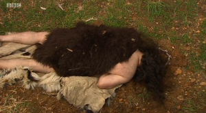 Horrible Histories Series 1 Episode 1-Stone Age funeral1